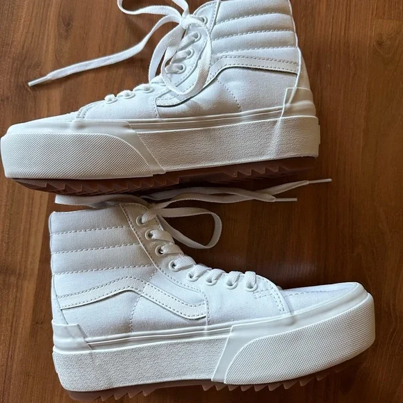 Vans high top Sk8-Hi white sneakers (6.5 womens) New - Picture 2 of 11